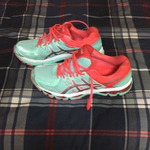 Women’s ASICS Gel Kayano 21 in a size 12